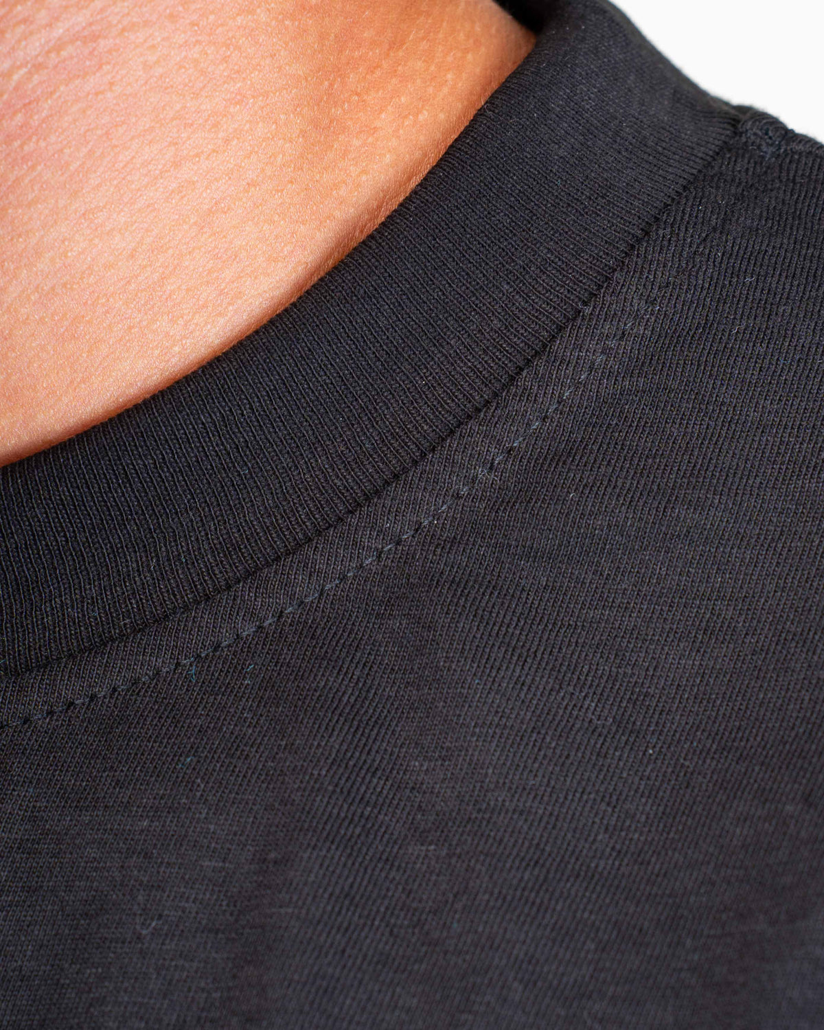 CAMISETA OVERSIZE WORK IN SILENCE BLACK