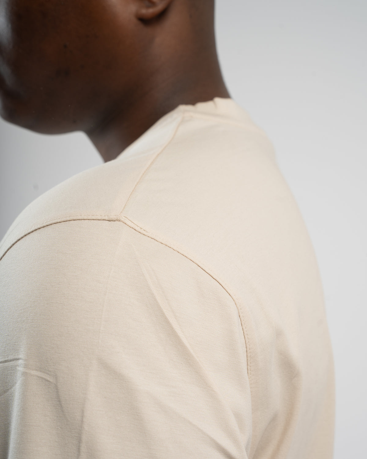 CAMISETA OVERSIZE PERFORMANCE FLEX CREAM CHOCOLATE