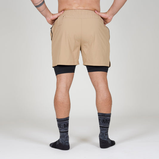 SHORTS 6" PREMIUM CAMEL + MALLA NEGRA