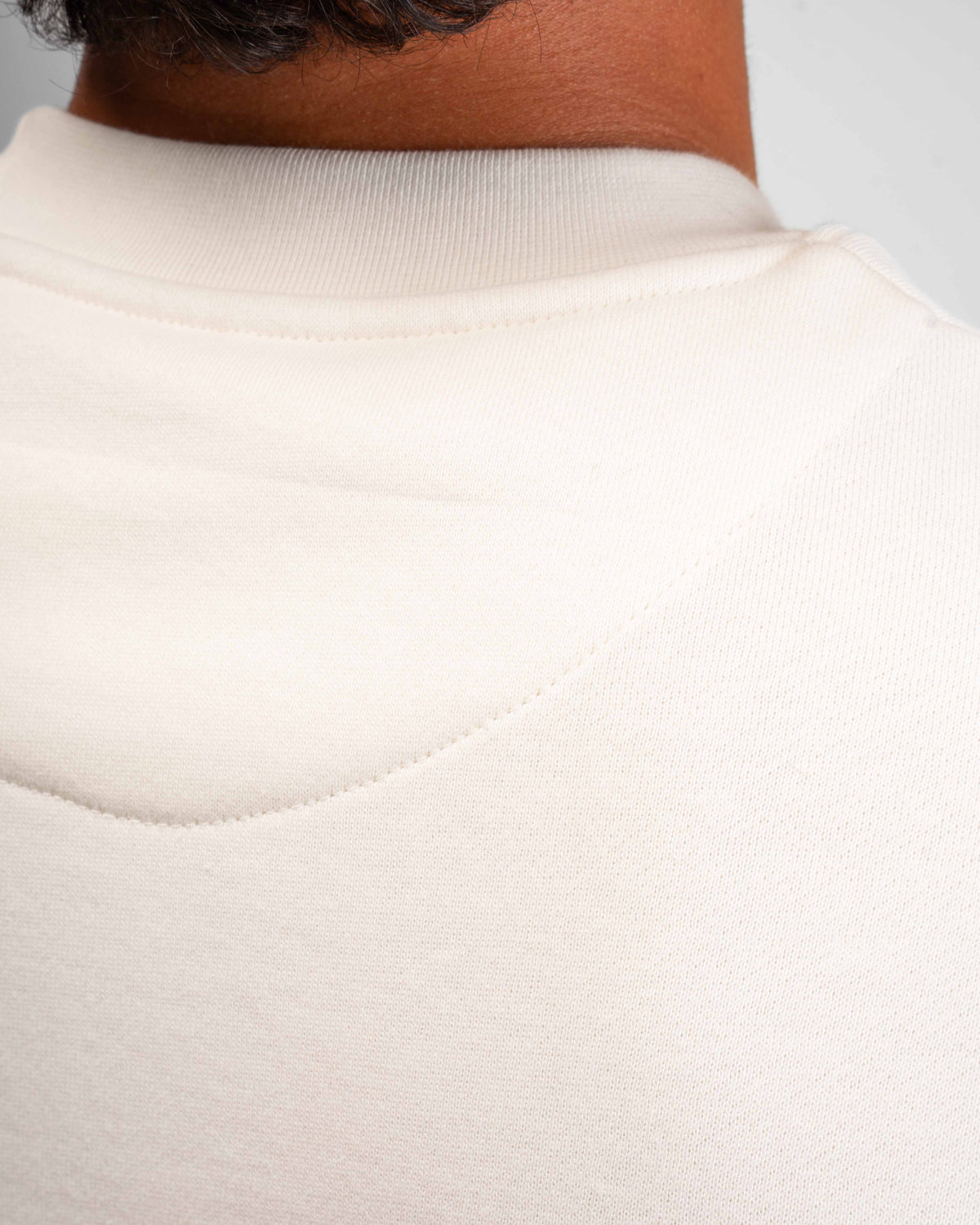 SUDADERA OVERSIZE CUELLO REDONDO UNISEX CREAM
