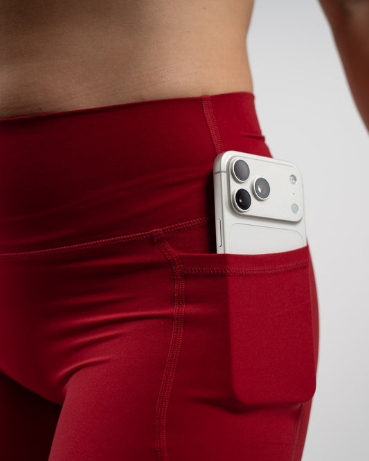SHORTS PERFORMANCE POCKET CHERRY